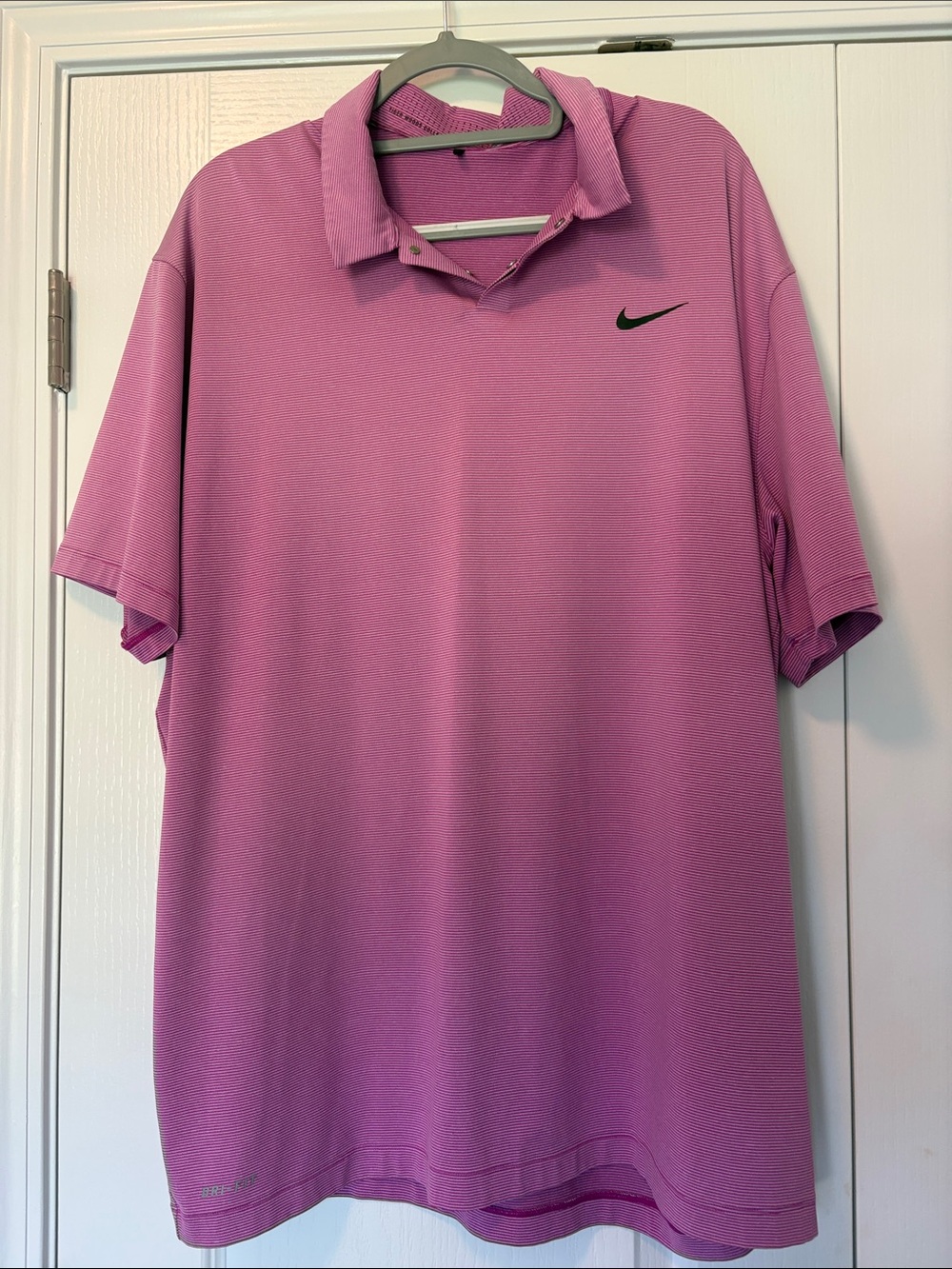 Nike Men's Magenta Short-Sleeve Polo with Swoosh Tiger Woods collection XL